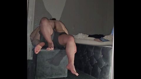 Roxy Bigtits1 le da una mano salvaje y toneladas de placer oral a su hijastro.