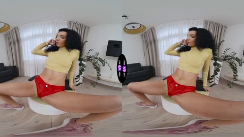 Die Teenagerin Mitzi X verwöhnt sich selbst in roter Lingerie in einem Nahaufnahme-HD-Video