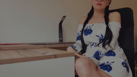 Die schöne Stiefschwester gibt einen Amateur-Blowjob und bekommt Sperma ins Gesicht