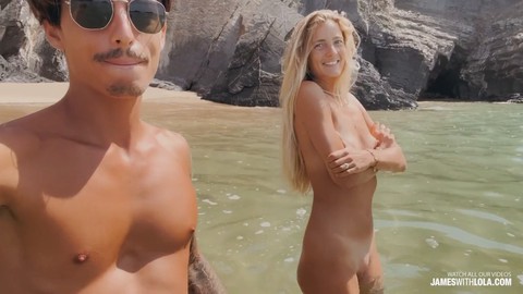 Elle m'a fait éjaculer en moins d'une minute sur la plage publique.