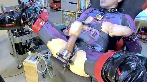 Mit hohen Schuhen diesen riesigen blanken Schwanz pumpen