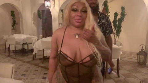 Une journée avec Lil D en lingerie à une fête publique avec Jada Doll, Gia Vendetti et Ricky Johnson