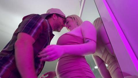 TEENFIDELITY Gigi Sweets lässt ihre großen natürlichen Titten ficken