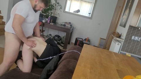 Passer un bon moment avec mon ex-femme, d'abord je la prends, puis elle me le rend avec le dildo et un peu de pegging