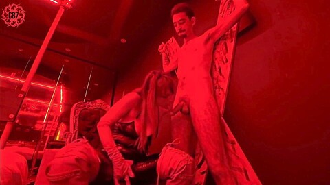 La babe dominante Coppiabollente7 avec un gros derrière se donne à fond dans le BDSM hardcore